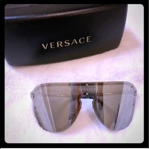24 HR SALE ‼️ Versace Sunglasses